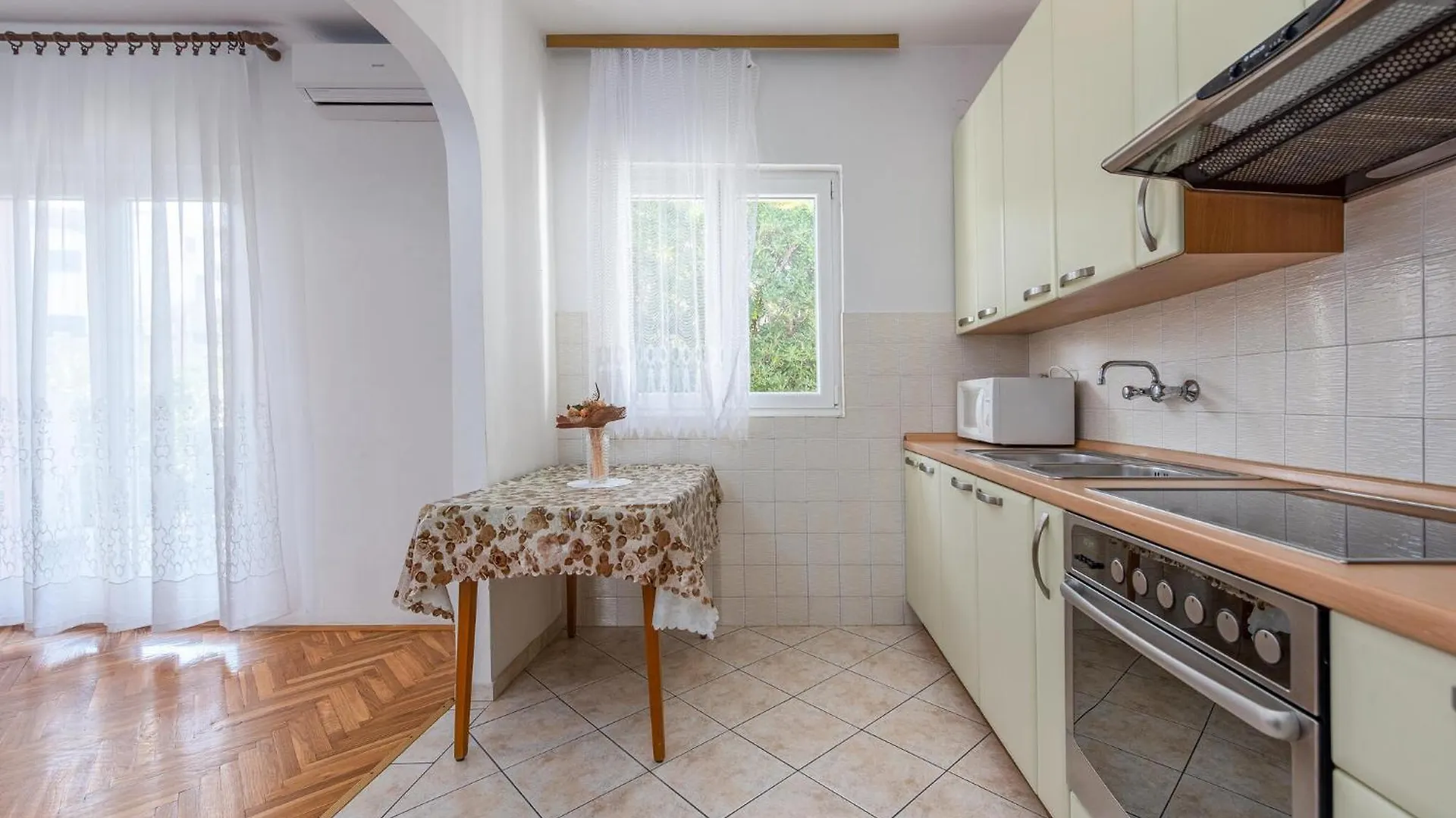 2 Bedroom Stunning Apartment In Pag パグ クロアチア