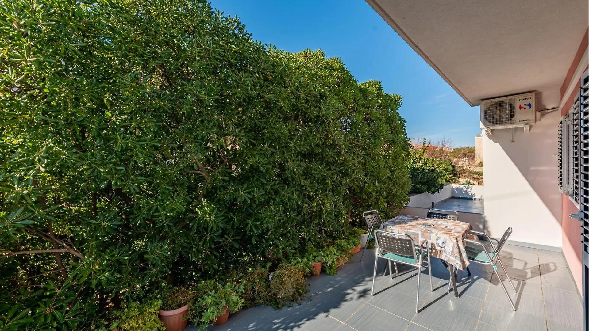2 Bedroom Stunning Apartment In Pag パグ クロアチア