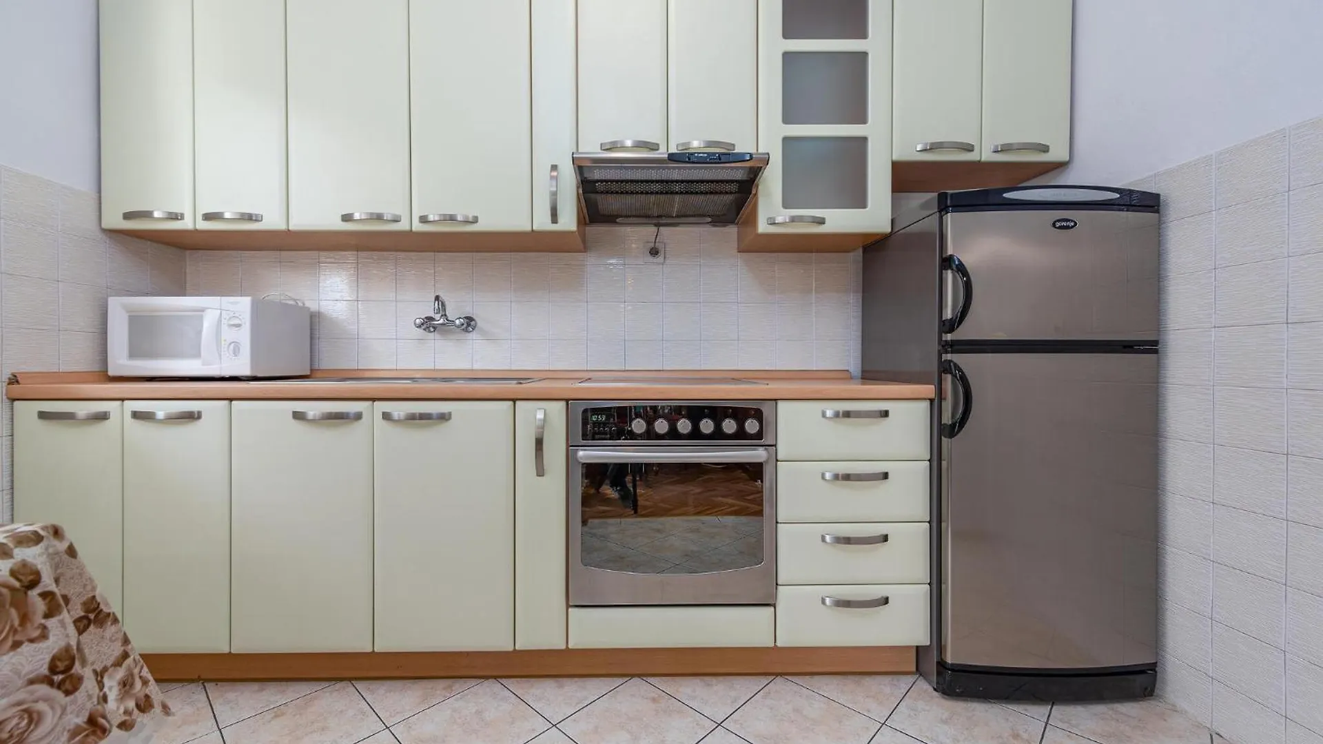 2 Bedroom Stunning Apartment In Pag Pag Town 0*,