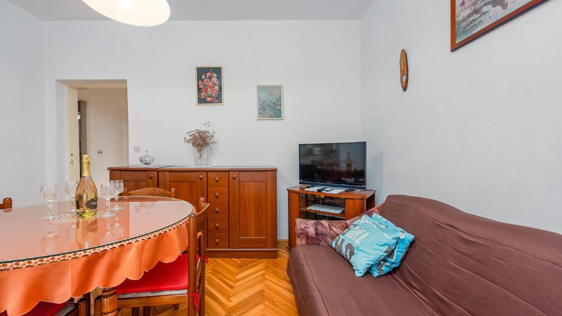 2 Bedroom Stunning Apartment In Pag Pag Town